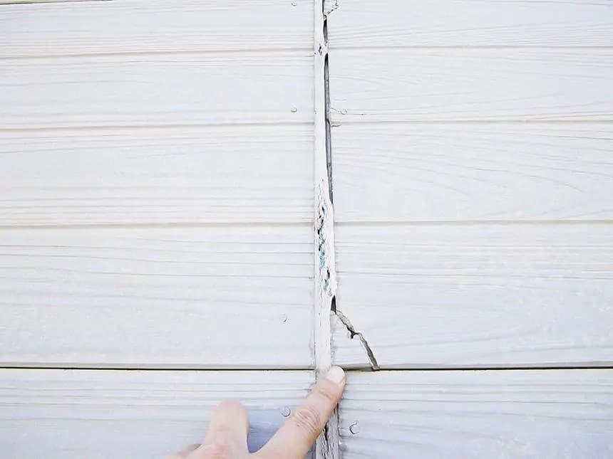 コーキングの割れ