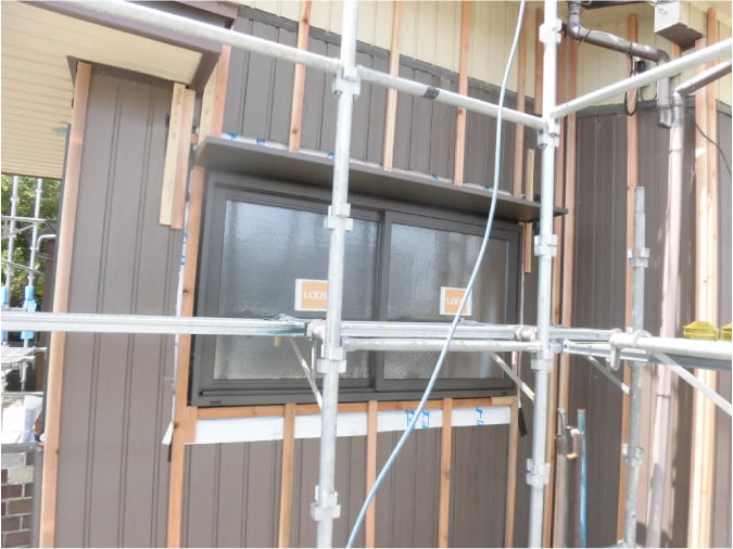 カバー工法(重ね張り)