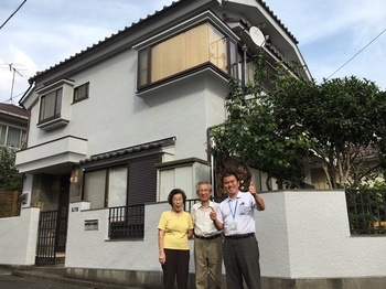 外壁塗装の窓口のご紹介で、ご縁をいただきました。
無事工事を終え、ご夫婦ともに喜んで戴き私共も嬉しく思います。
Ｔ様、本当にありがとうございました！